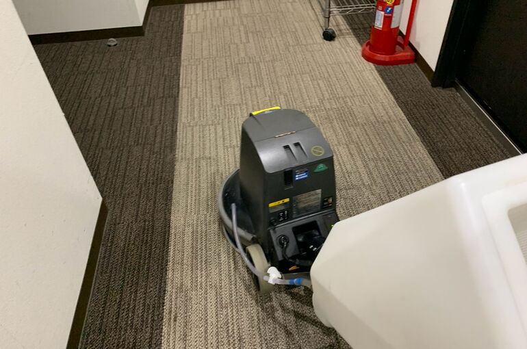 LINE_ALBUM_KDX新宿286ビル　カーペット_260813_2